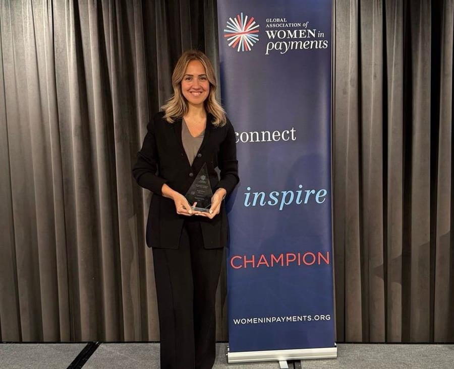 ملاك البابا تحصد Inspiration Award لمنطقة أوروبا والشرق الأوسط وإفريقيا